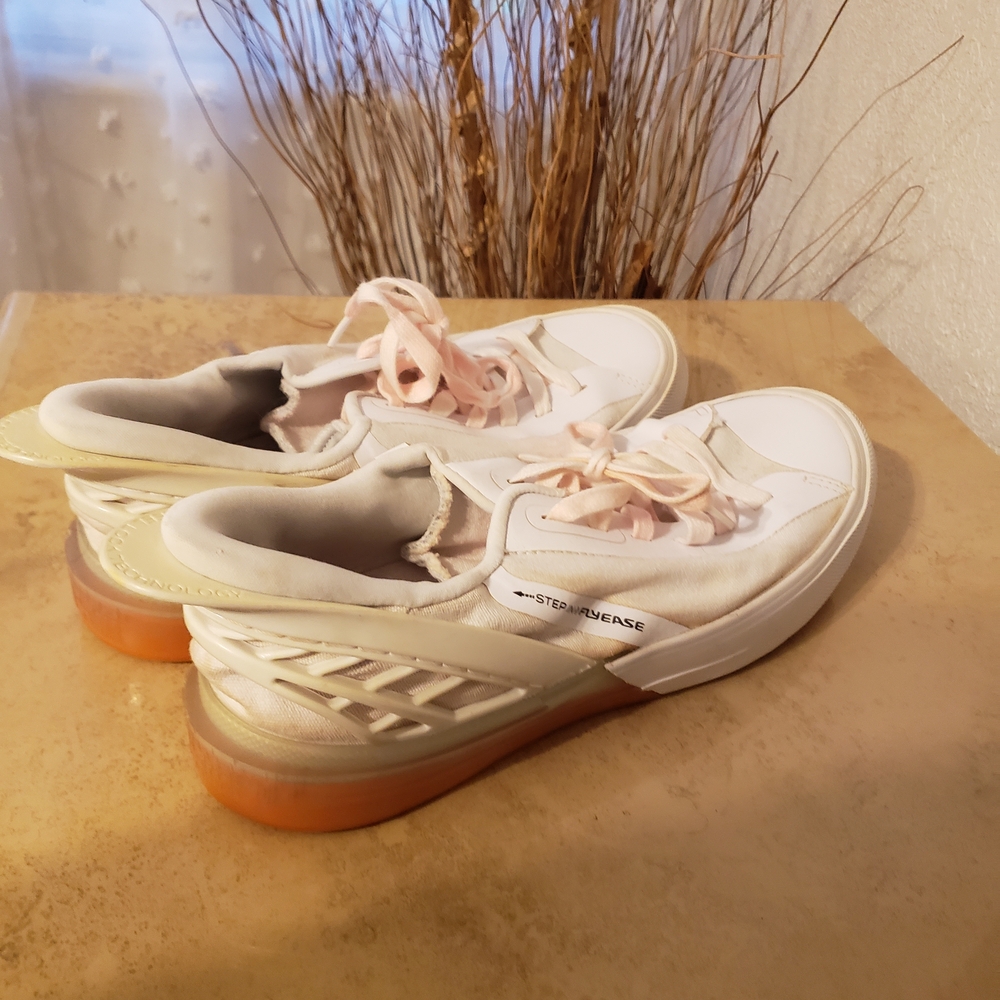 Women's Cream Sneakers